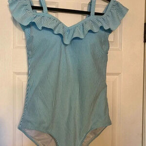 Lands End baby blue and white swimsuit with ruffle detail 🦋🩵 size 14D